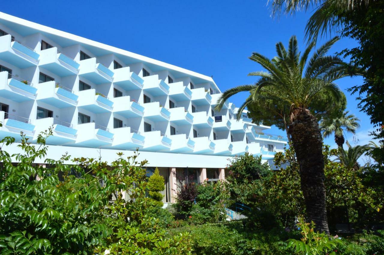 Resort Blue Horizon
